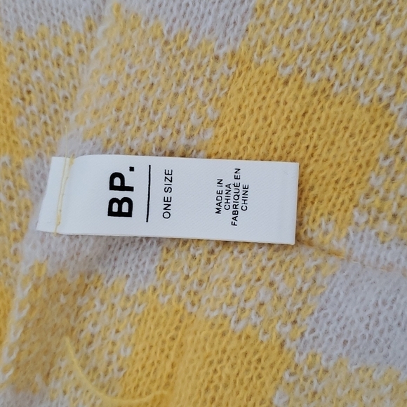 BP Yellow/White Checkered Pocket Scarf and Hat Set NWT - Picture 6 of 7